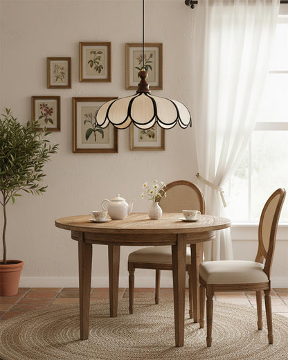 Hanglamp met geschulpte bloemblaadjes
