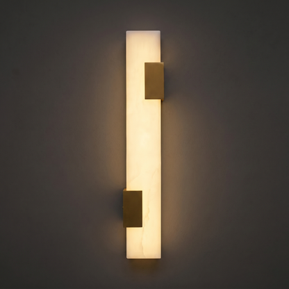 Sculpturale wandlamp van albast