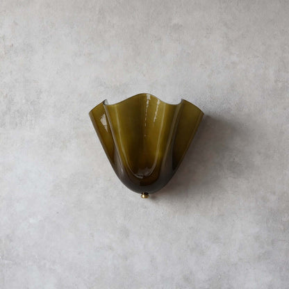 Wandlamp met gedrapeerd glas