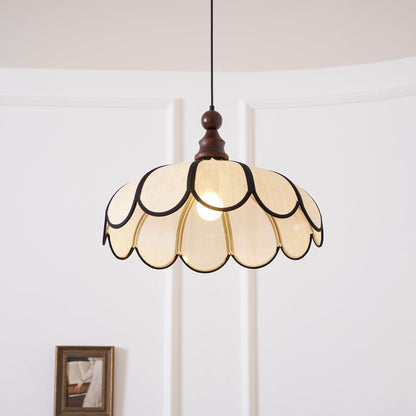Hanglamp met geschulpte bloemblaadjes