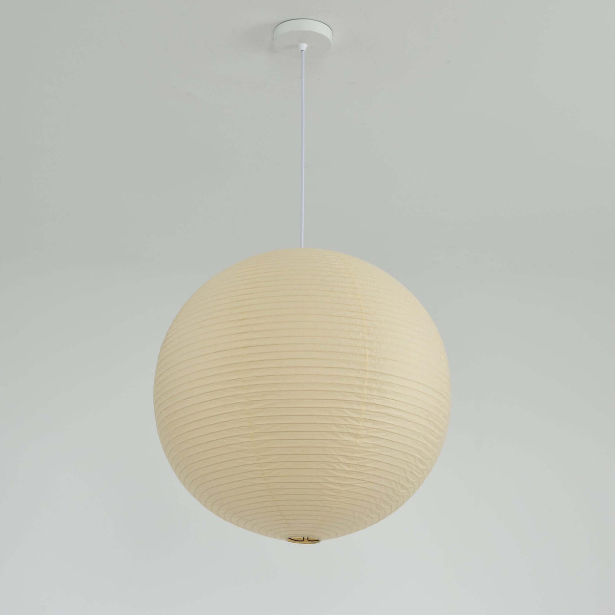 Hanglamp in washipapier in de vorm van een wereldbol