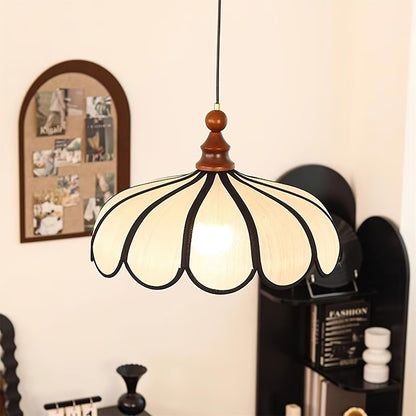 Hanglamp met geschulpte bloemblaadjes