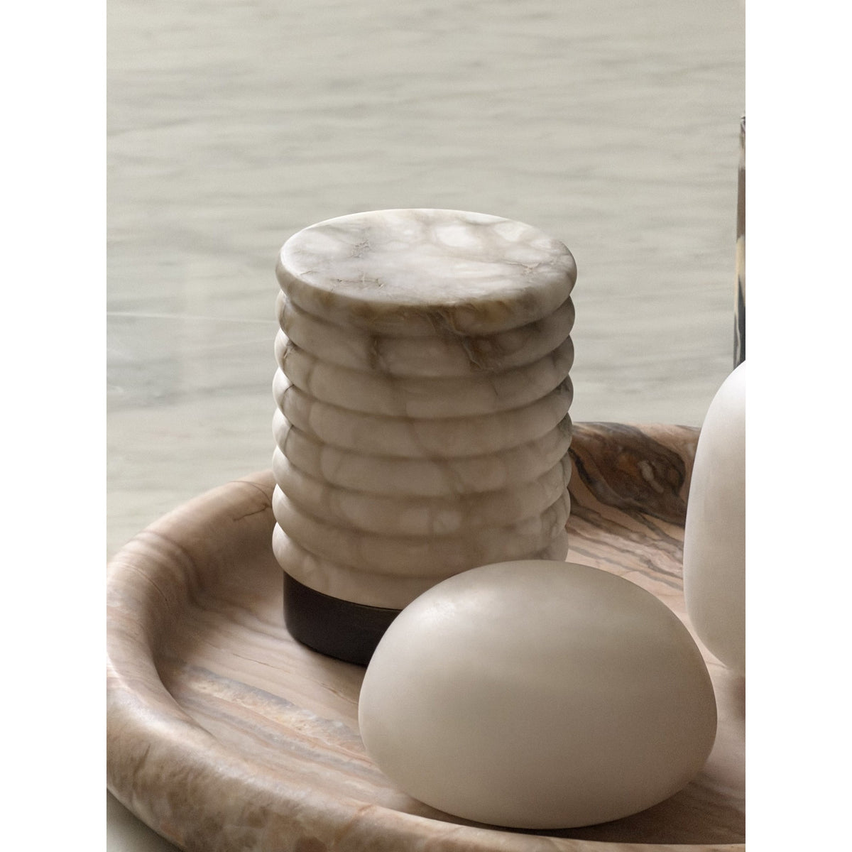 Alvane minimalistische tafellamp van albast
