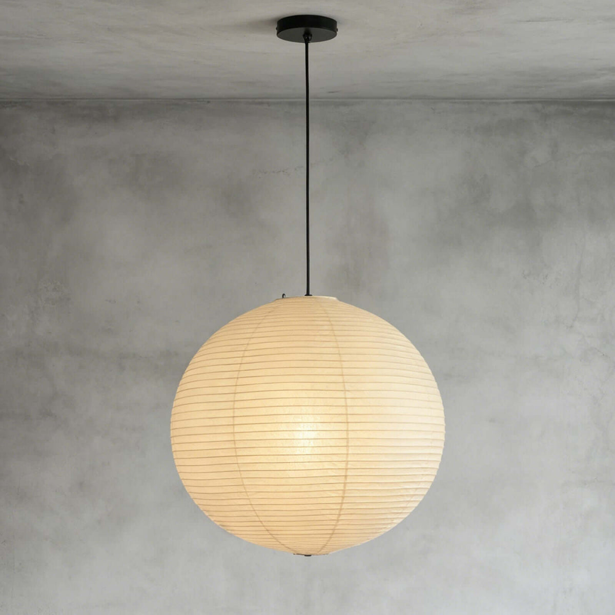 Hanglamp in washipapier in de vorm van een wereldbol