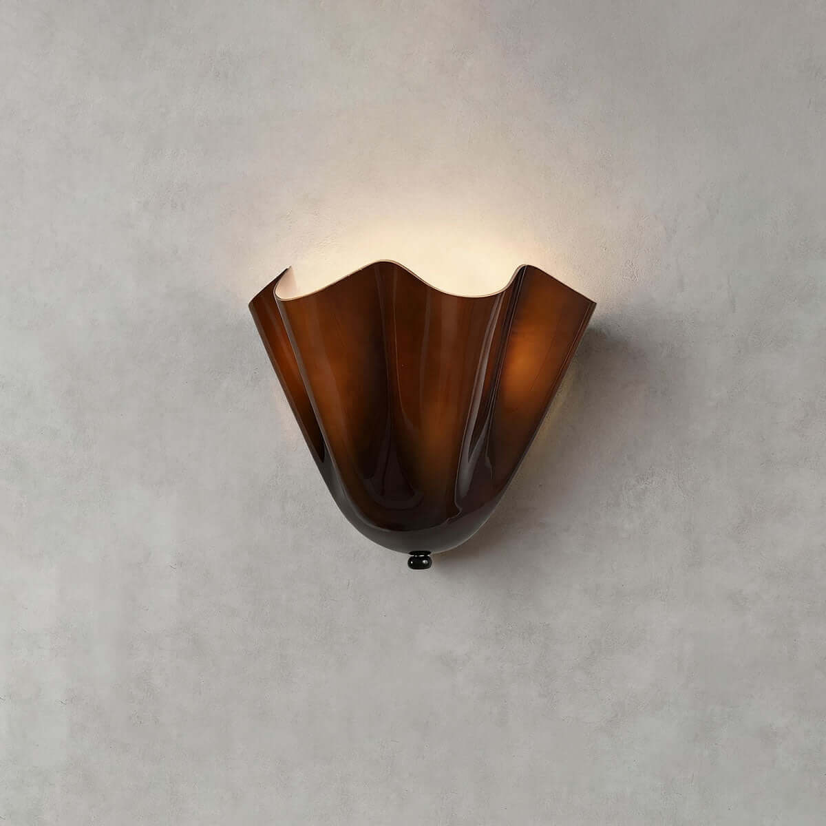 Wandlamp met gedrapeerd glas