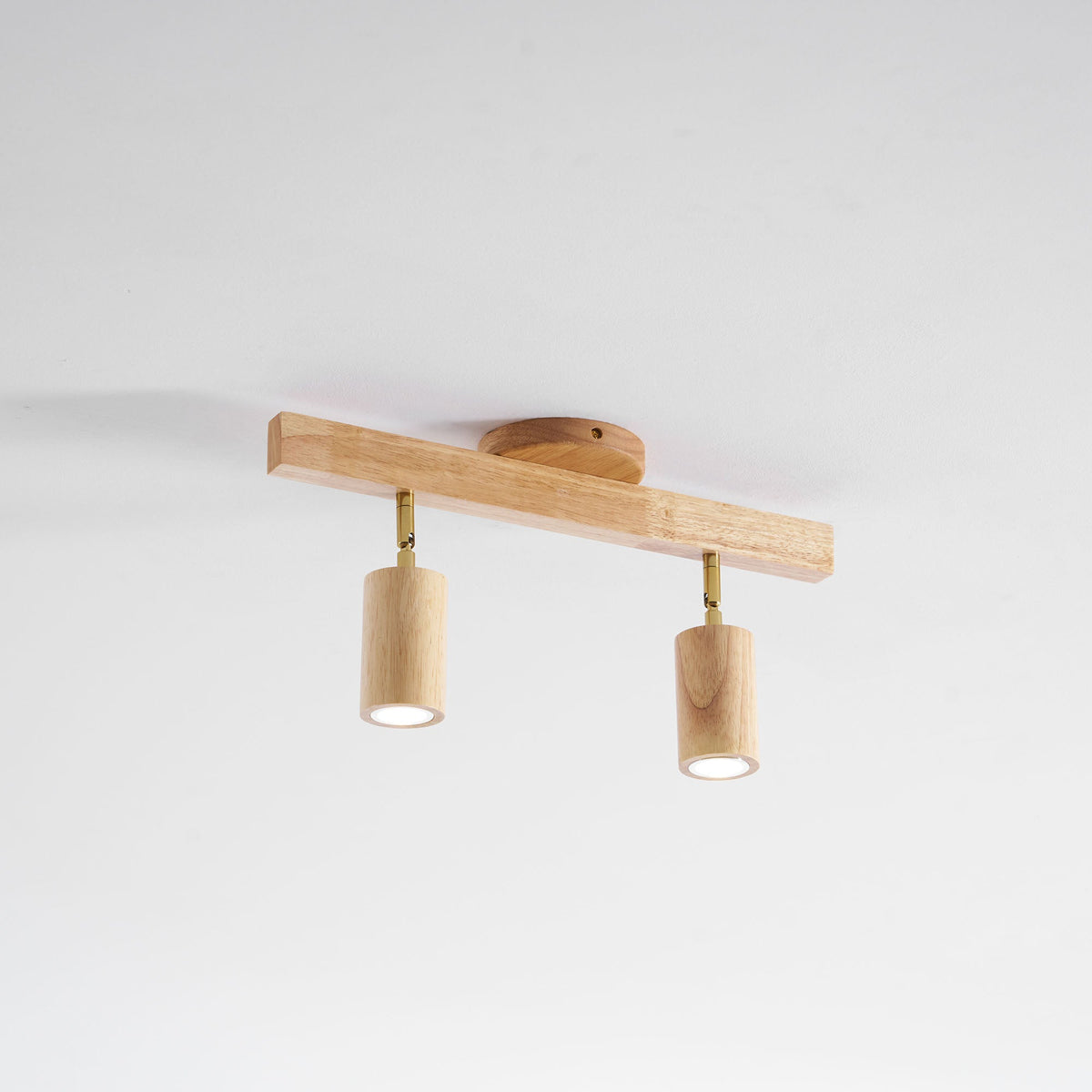 Houten rail met spotjes