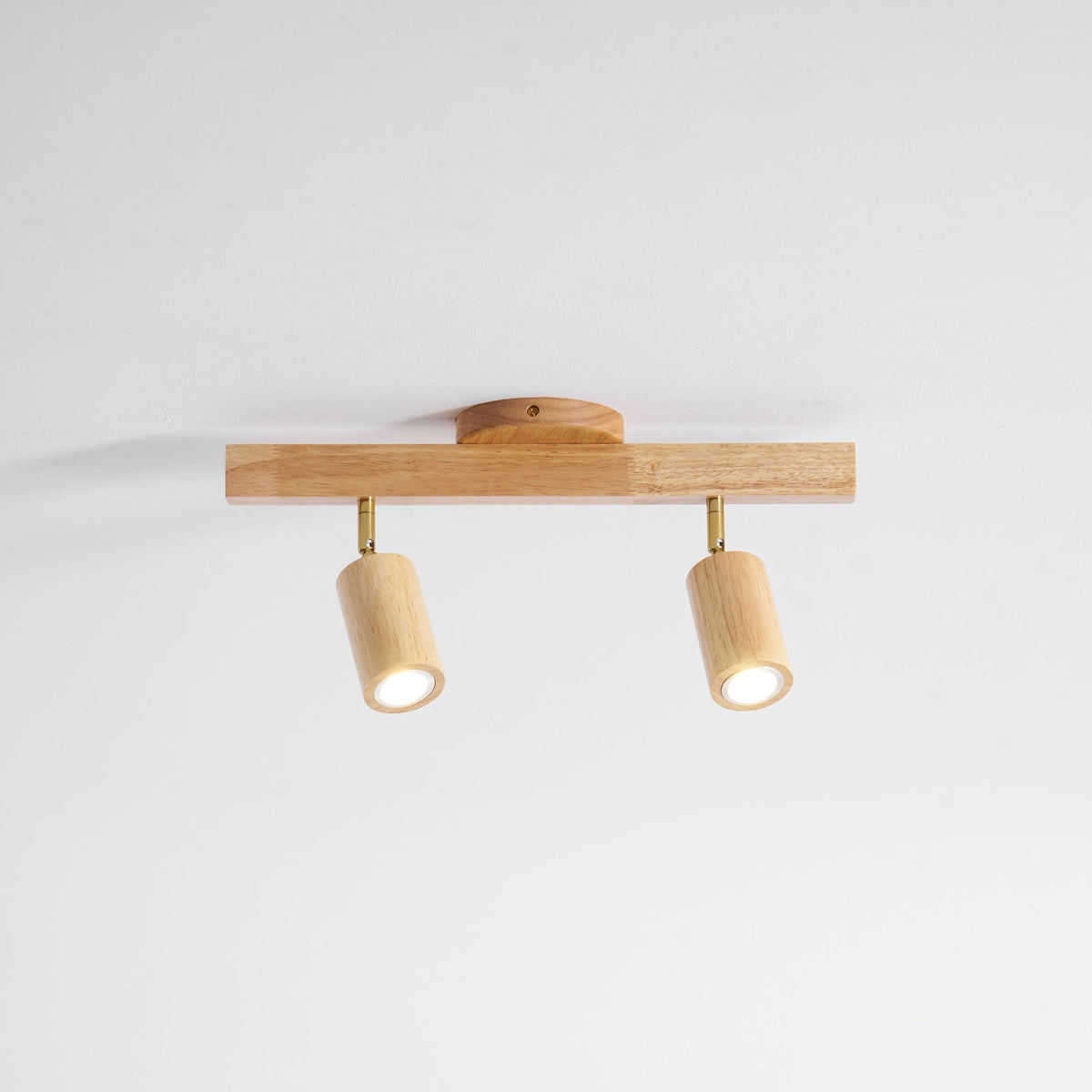 Houten rail met spotjes