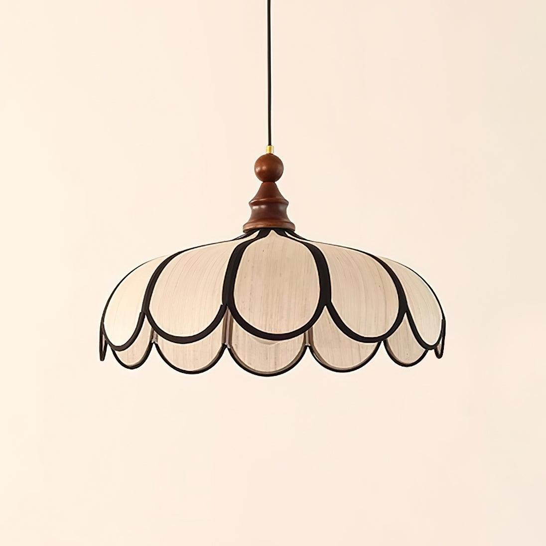 Hanglamp met geschulpte bloemblaadjes