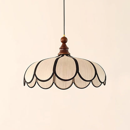 Hanglamp met geschulpte bloemblaadjes
