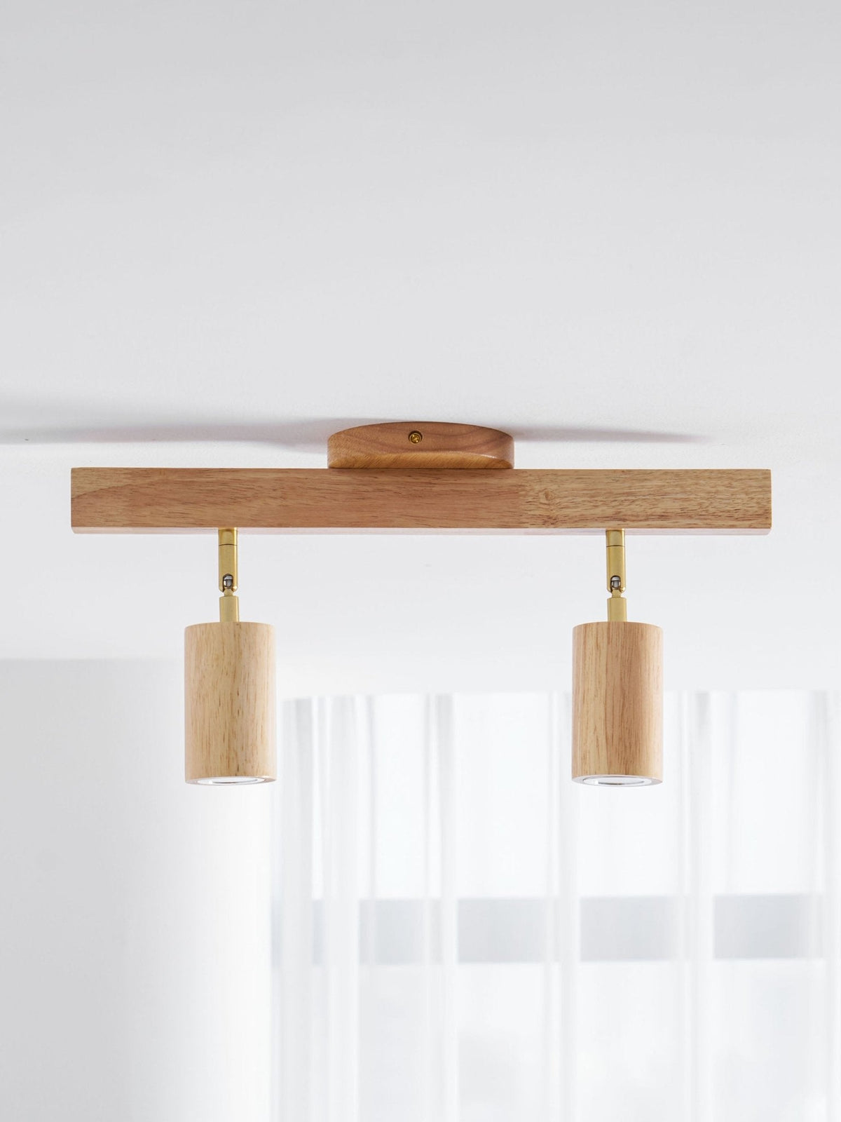 Houten rail met spotjes