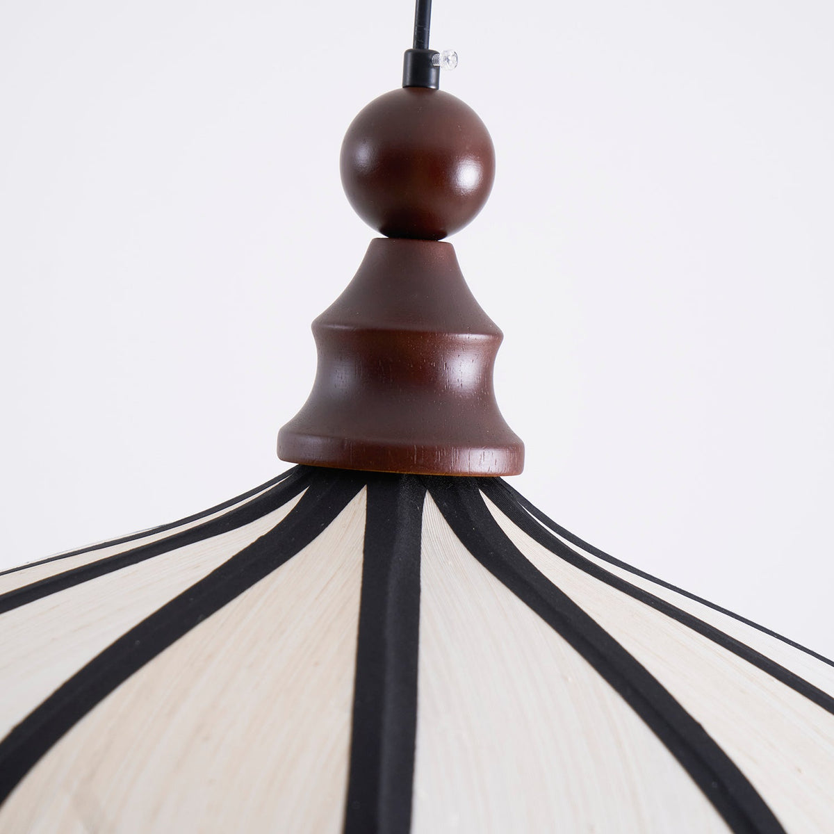 Hanglamp met geschulpte bloemblaadjes