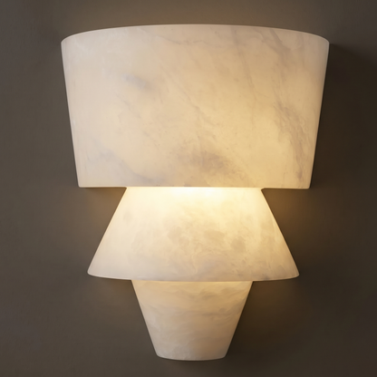 Sculpturale wandlamp van albast
