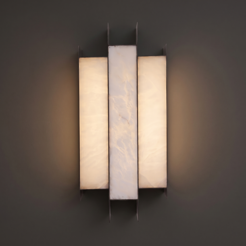 Sculpturale wandlamp van albast
