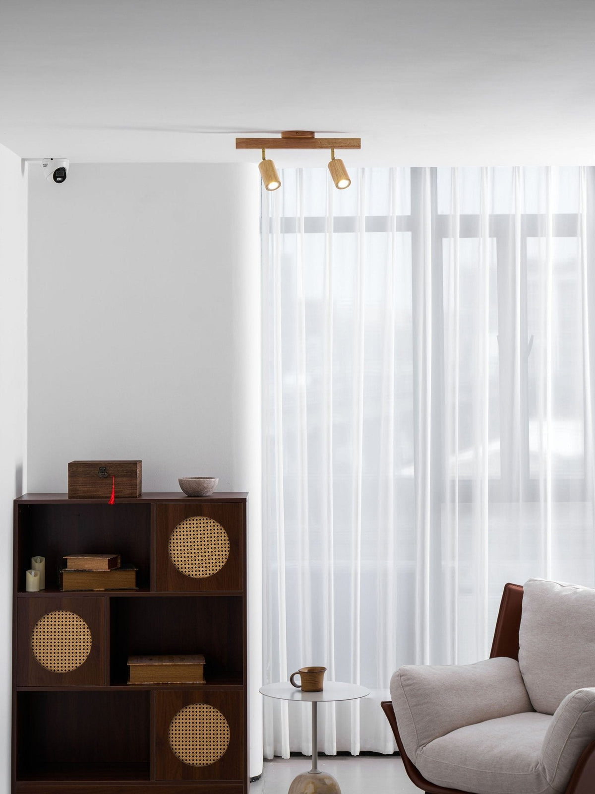 Houten rail met spotjes