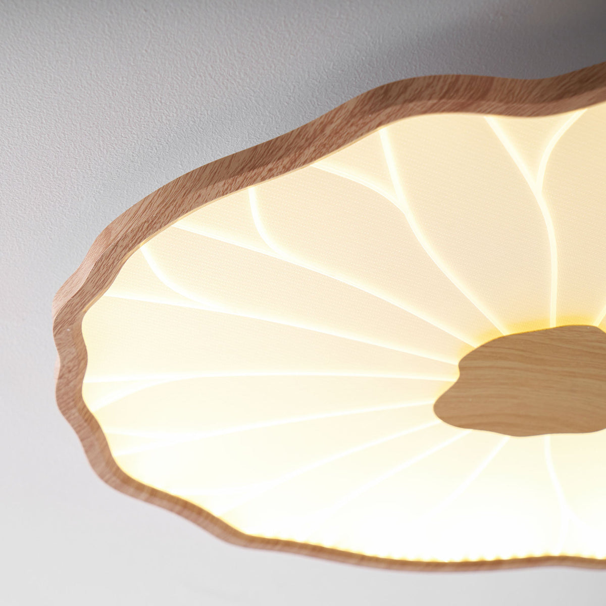 Plafondlamp met waterleliehoutnerfstructuur