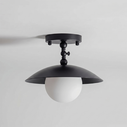 Messingkleurige half-inbouwplafondlamp met koepelshade