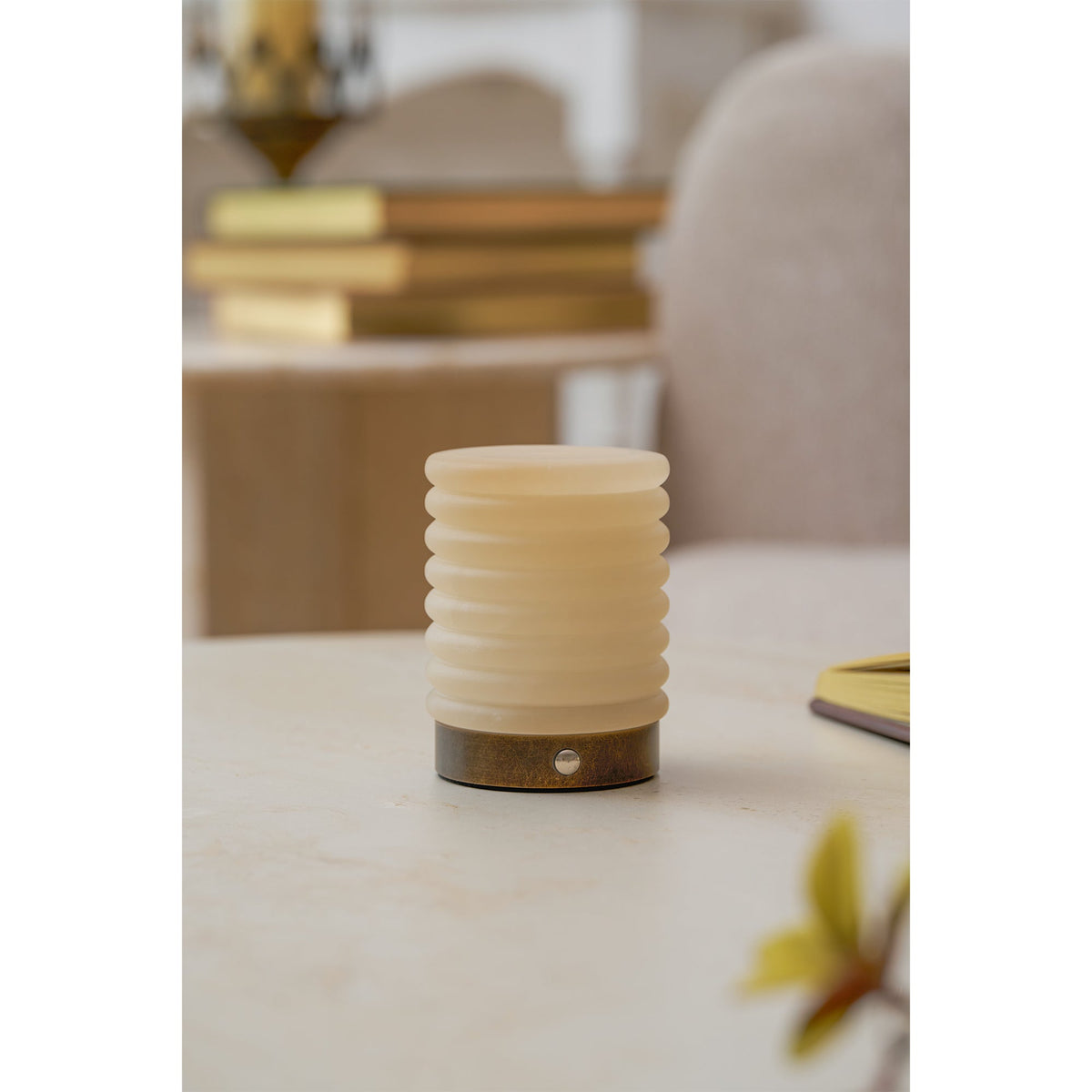 Alvane minimalistische tafellamp van albast