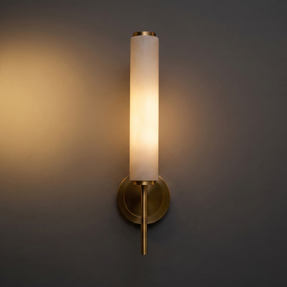 Sculpturale wandlamp van albast