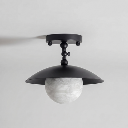 Messingkleurige half-inbouwplafondlamp met koepelshade
