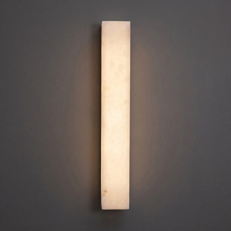 Sculpturale wandlamp van albast