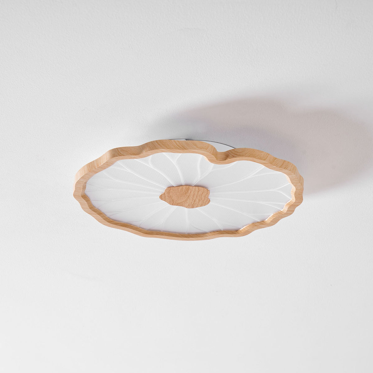 Plafondlamp met waterleliehoutnerfstructuur