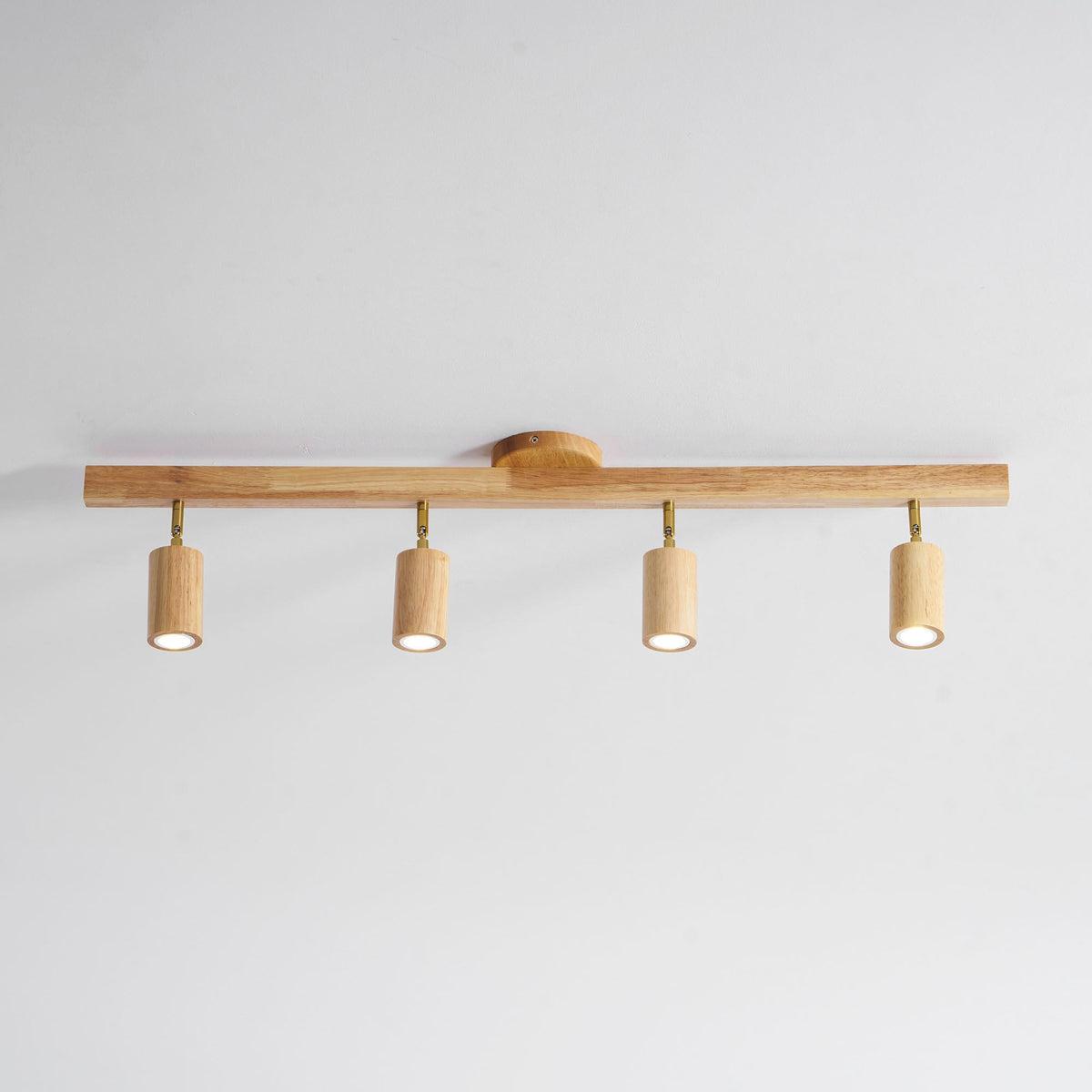 Houten rail met spotjes