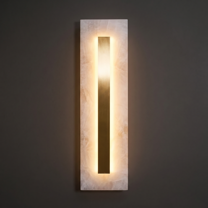 Sculpturale wandlamp van albast