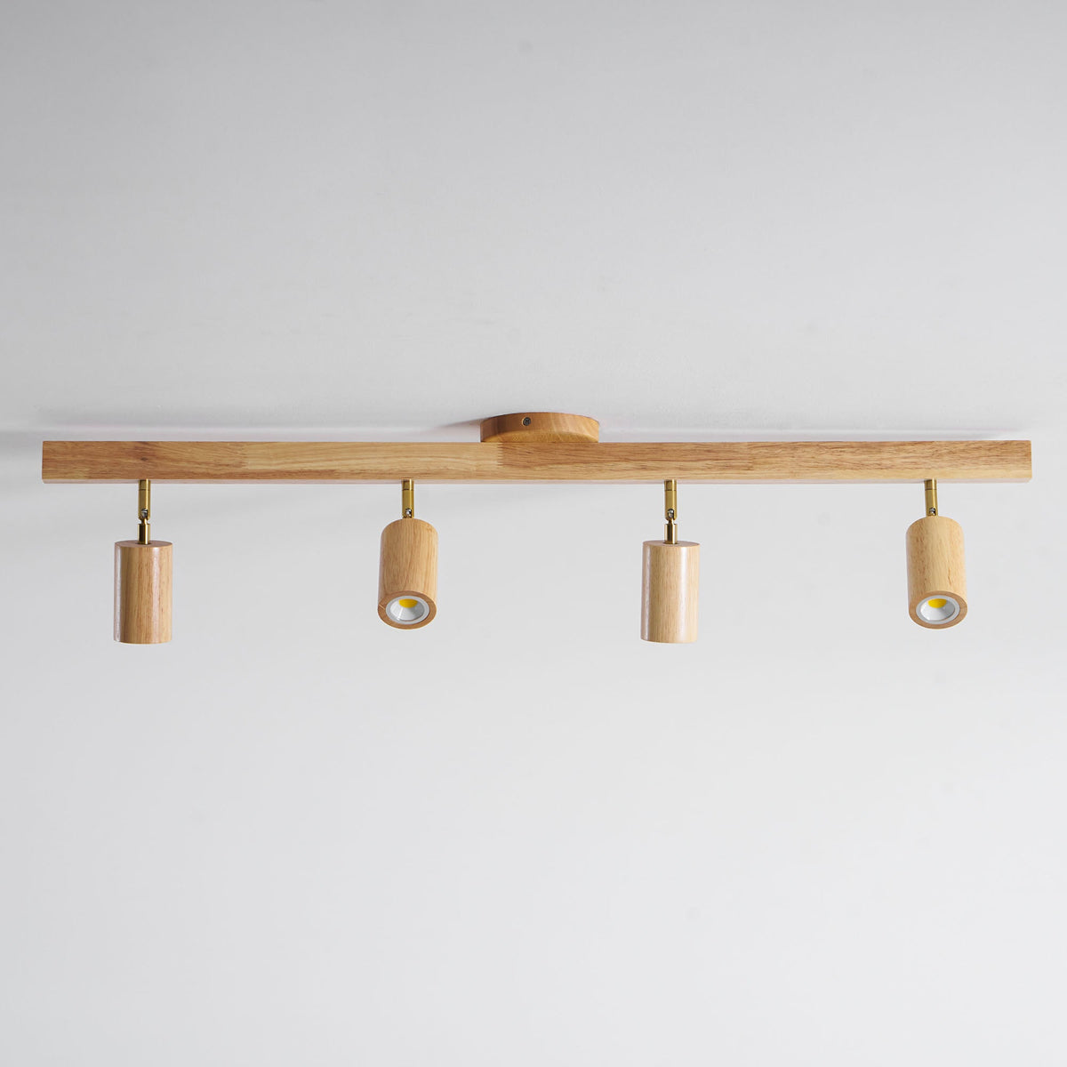 Houten rail met spotjes