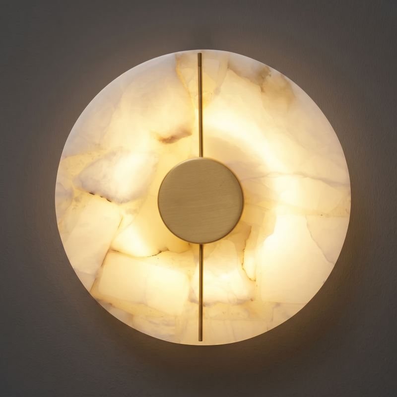 Sculpturale wandlamp van albast