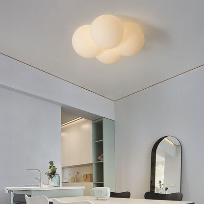 Noordse plafondlamp geïnspireerd op wolken