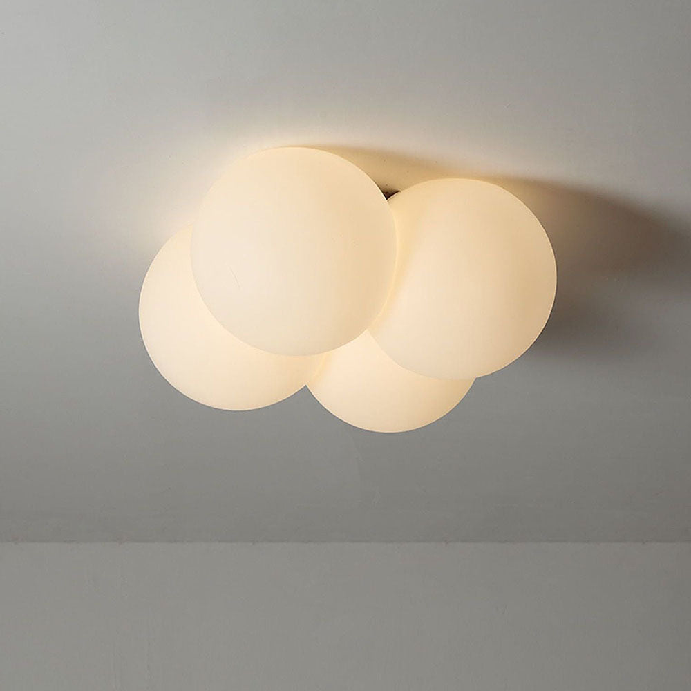 Noordse plafondlamp geïnspireerd op wolken