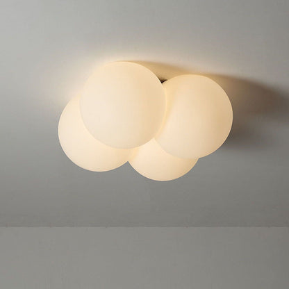 Noordse plafondlamp geïnspireerd op wolken