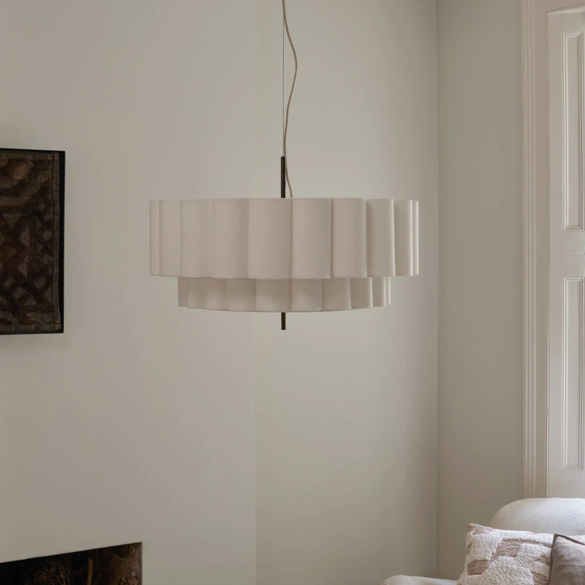 Grote lamp met geschulpte rand