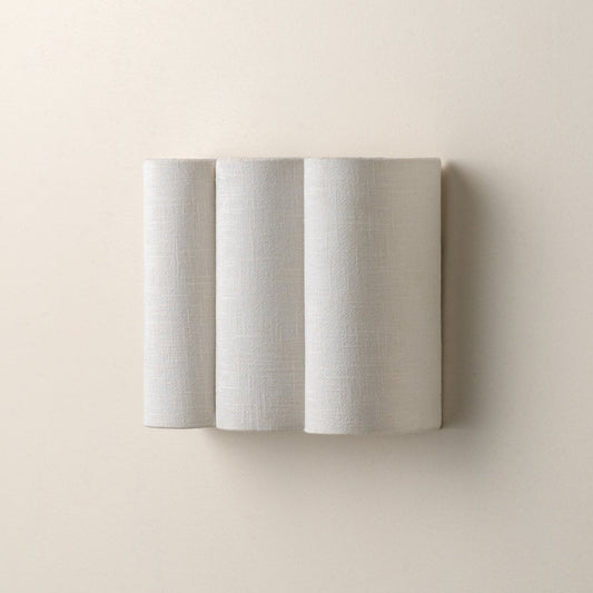 Golfvormige linnen wandlamp