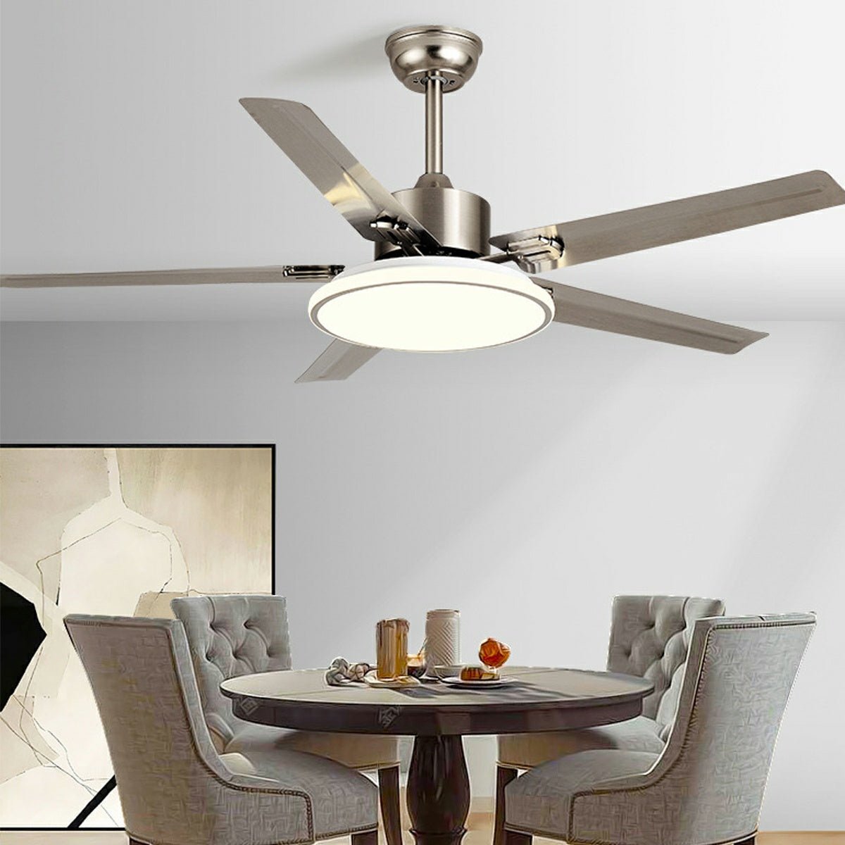 Moderne plafondventilator met 5 bladen en LED-verlichting