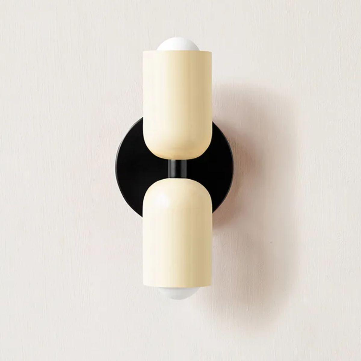 Wandlamp met Twee Koppen – Stijlvolle dubbelkoppige lamp voor in huis