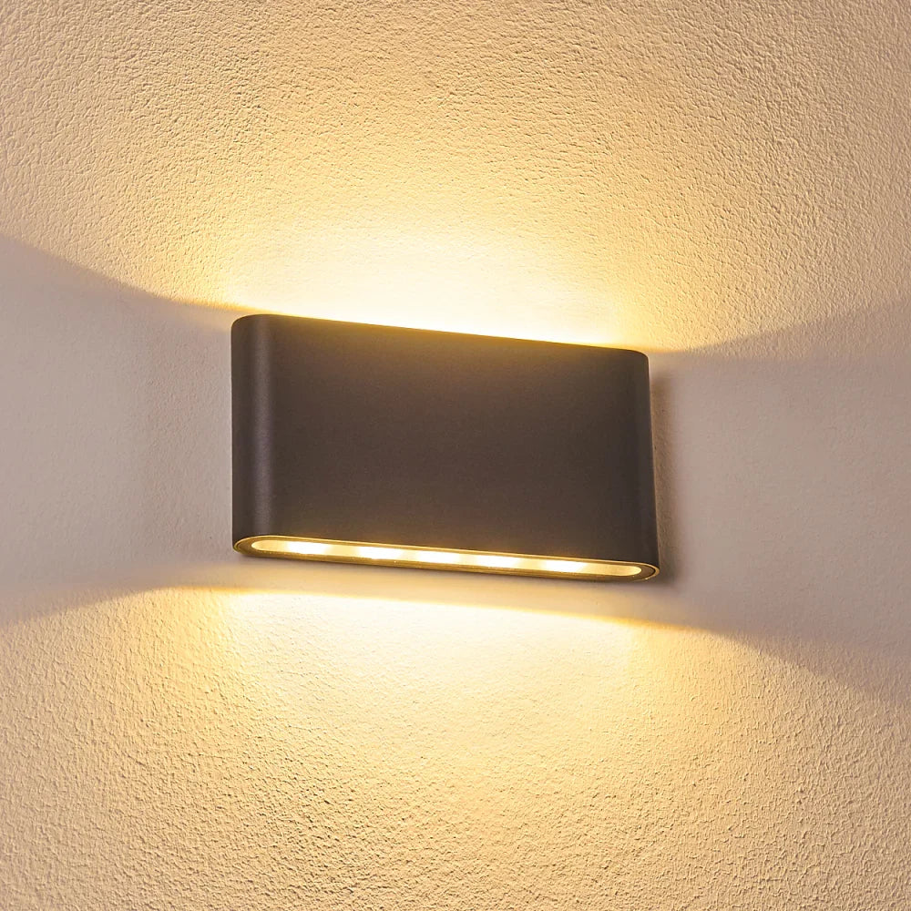 Moderne waterdichte op-en-neer buitenlamp