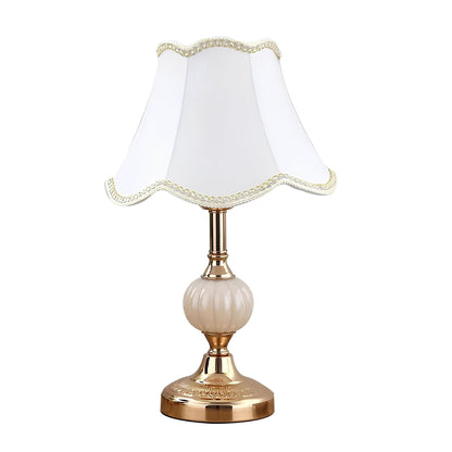 TimelessNordik – Retro-Tischlampe mit skandinavischem Charme-Aster Selection