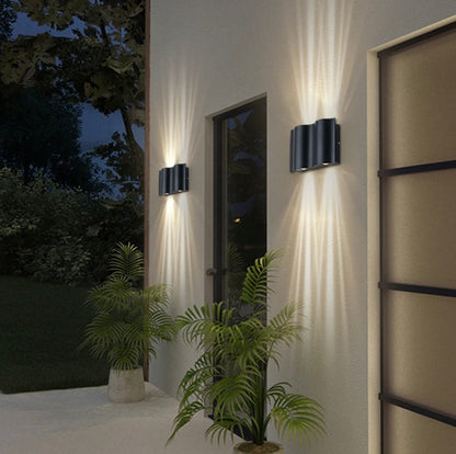 Moderne buitenwandlamp met meerdere koppen